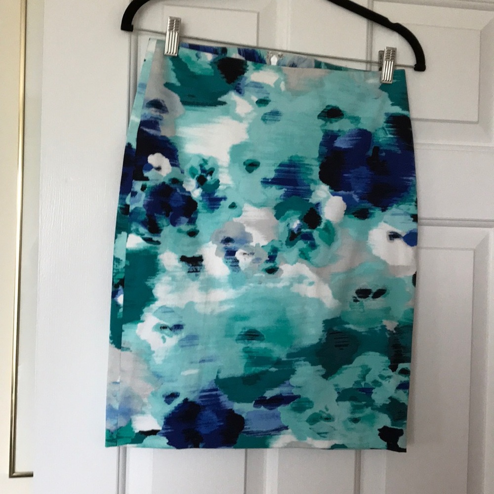 White House Black Market skirt, size 0